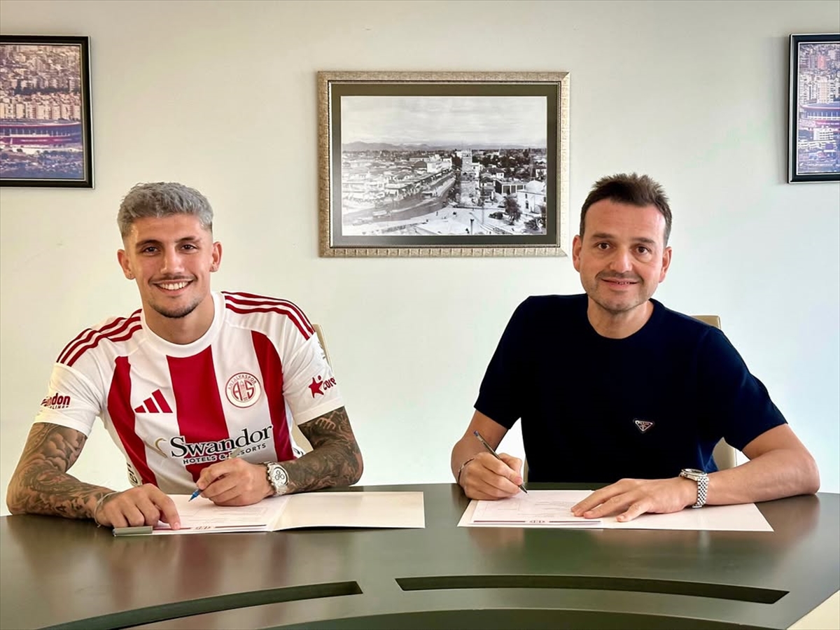 Antalyaspor, Samet Karakoç'u kadrosuna kattı