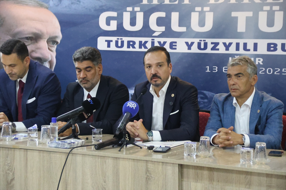 Iğdır, Türkiye'nin Türk dünyasına açılan kapısıdır.