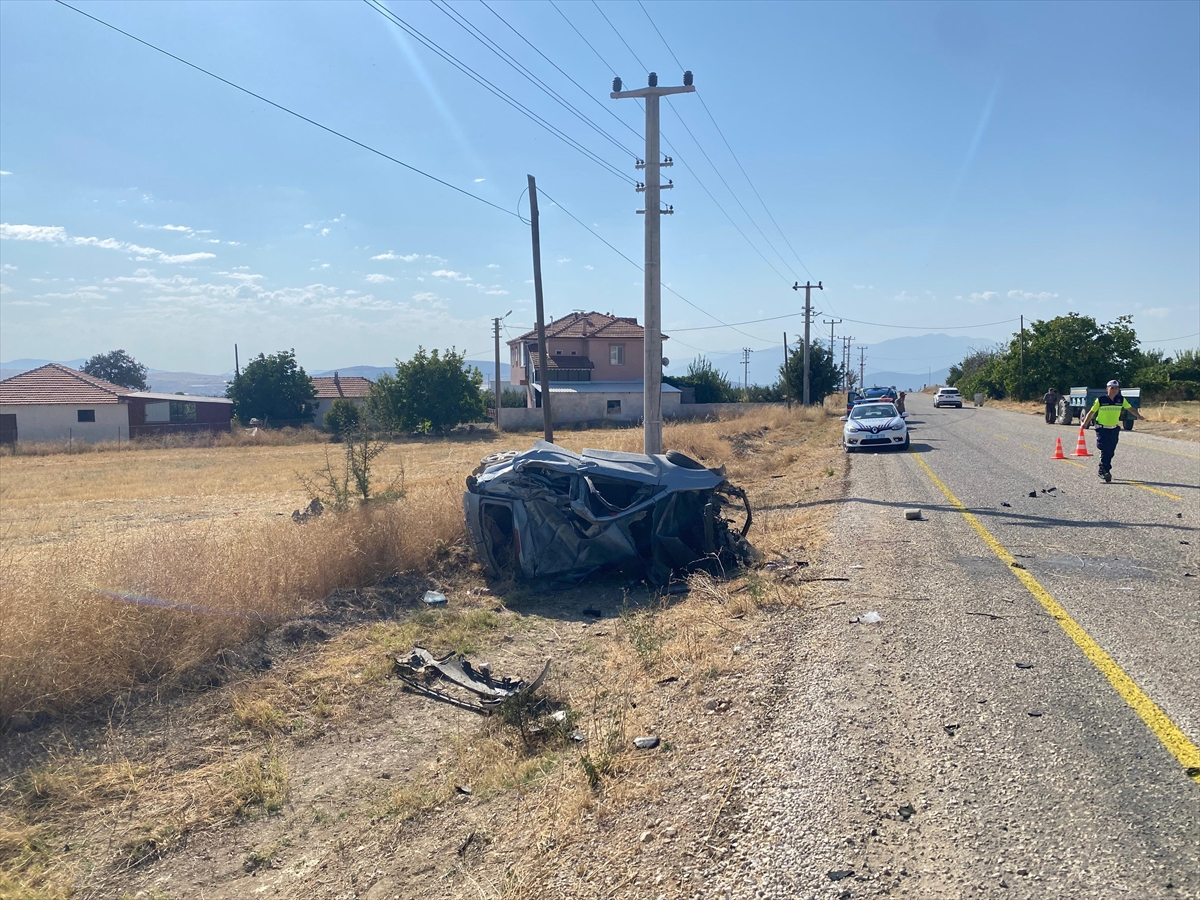 Antalya'da takla atan otomobilin sürücüsü yaşamını yitirdi