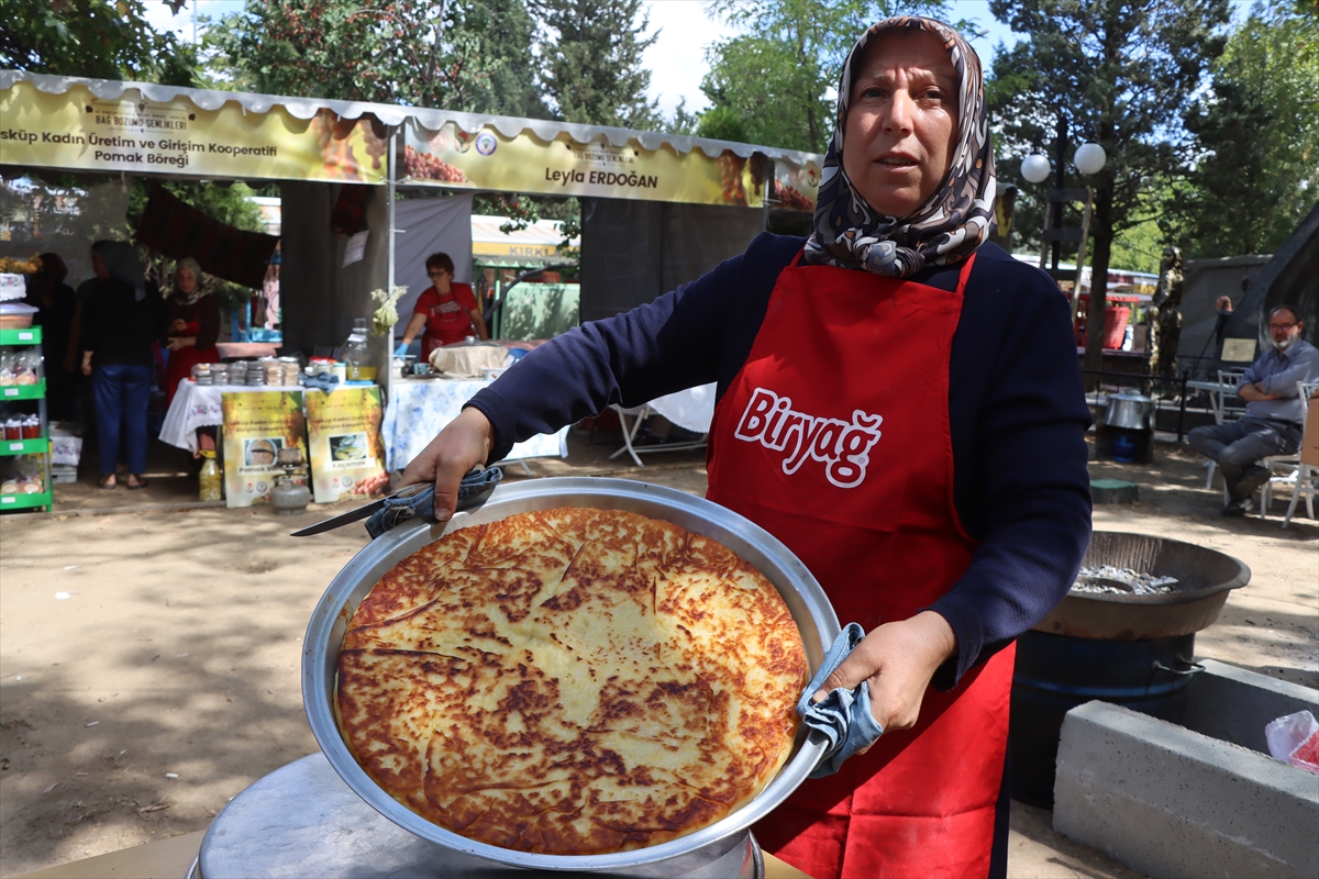Kırklareli'nde odun ateşinde pişirilen yöresel lezzetler tanıtıldı