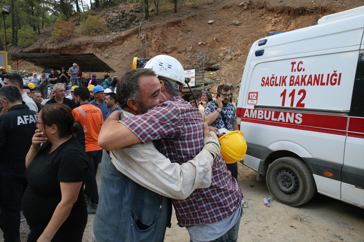 Denizli'de madendeki göçükte mahsur kalan 2 işçi kurtarıldı