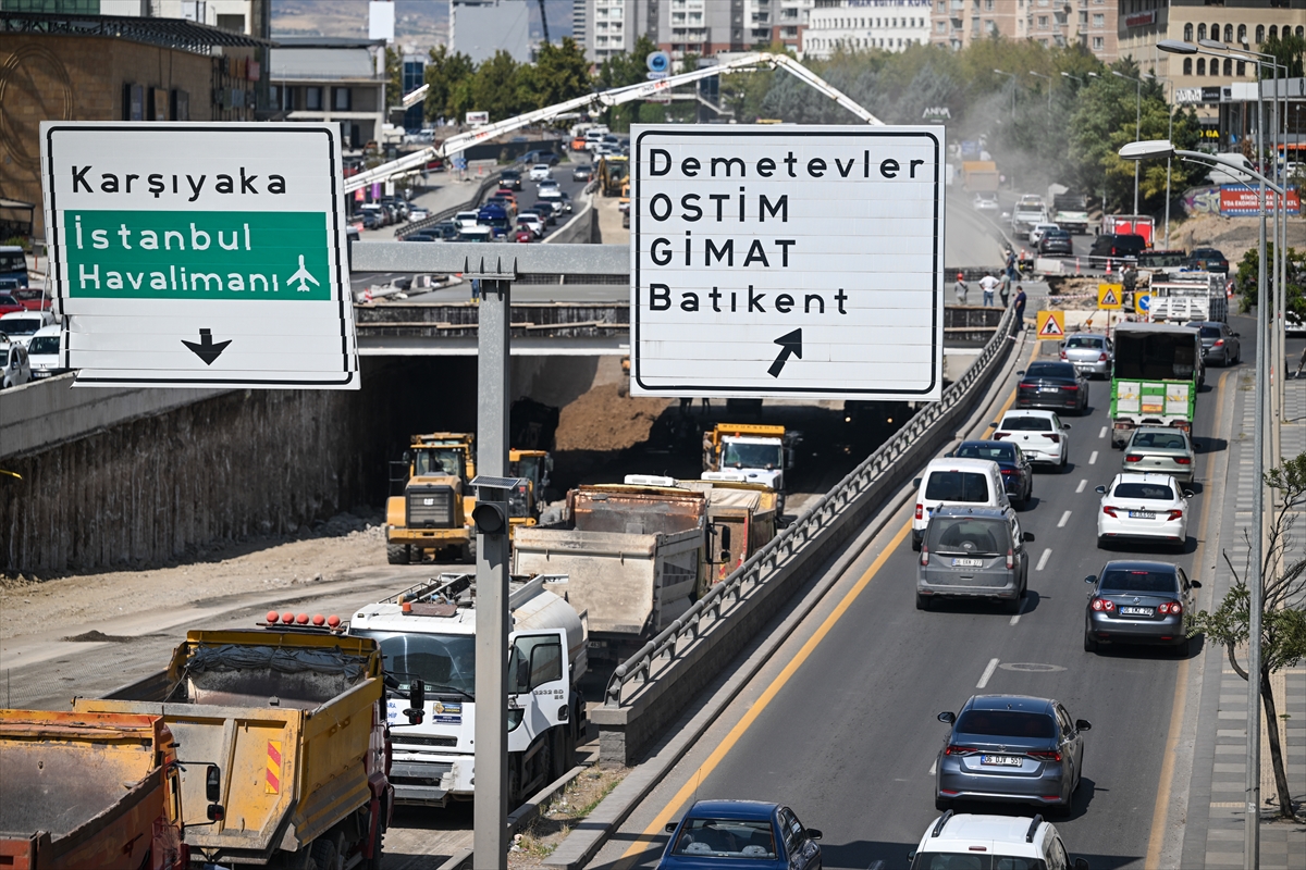 Ankaralılardan yol çalışmalarının neden olduğu trafik yoğunluğuna tepki