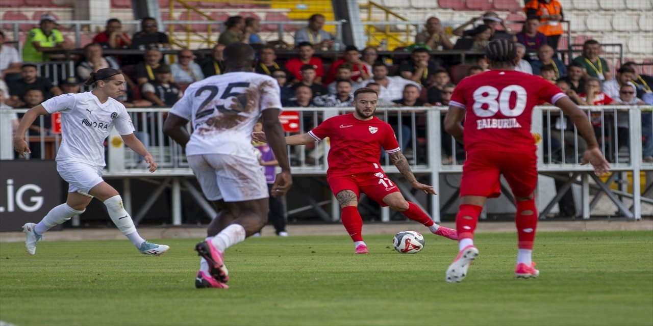 Boluspor, Manisa FK’yı 2-0 yenerek Bolu Atatürk Stadyumu’nun açılışını galibiyetle yaptı