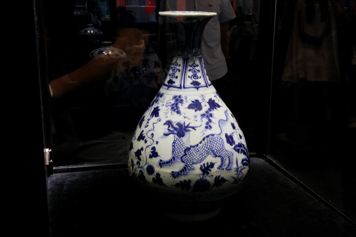 İpek Yolu'nun mirası Çin porselenleri, Pekin Yunus Emre Türk Kültür Merkezi'nde sergilendi