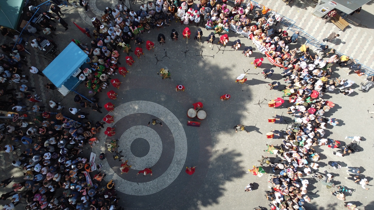 Söğüt Ertuğrul Gazi'yi Anma ve Yörük Şenlikleri, halk oyunları, mehteran ve geleneksel etkinliklerle devam ediyor