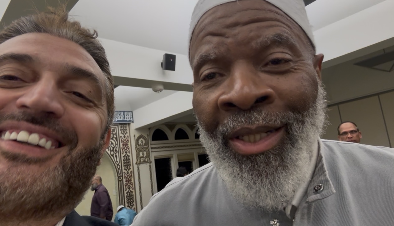 İMAM SİRAJ WAHHAJ A MILLI BASKETBOL MİLLİ TAKIMIMIZIN ŞAMPİYONLUĞU İÇİN DUA ETTİ