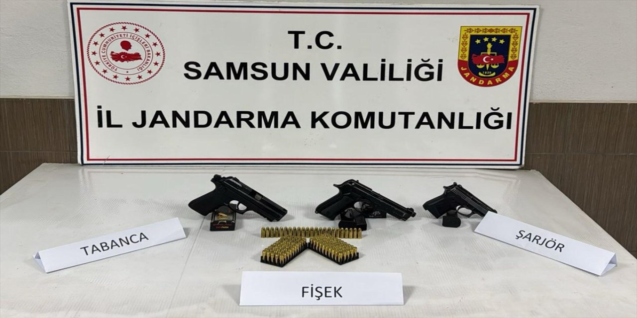 Samsun Çarşamba’da jandarma operasyonunda 3 ruhsatsız tabanca ele geçirildi, 1 kişi gözaltına alındı