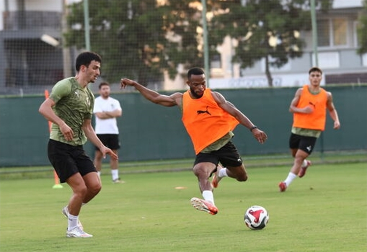 Alanyaspor, Fenerbahçe maçının hazırlıklarına başladı