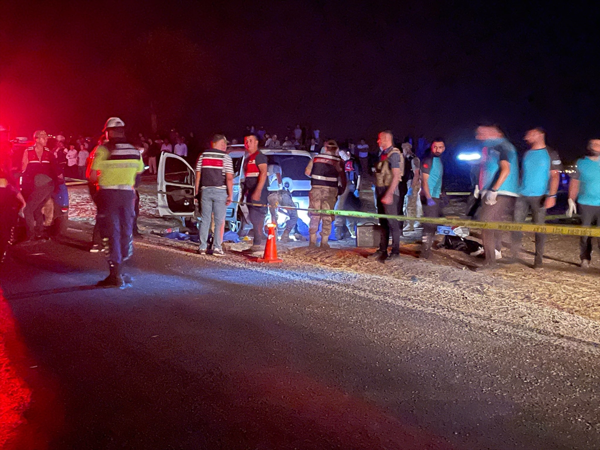 Batman'da bir araca düzenlenen silahlı saldırıda aynı aileden 4 kişi hayatını kaybetti