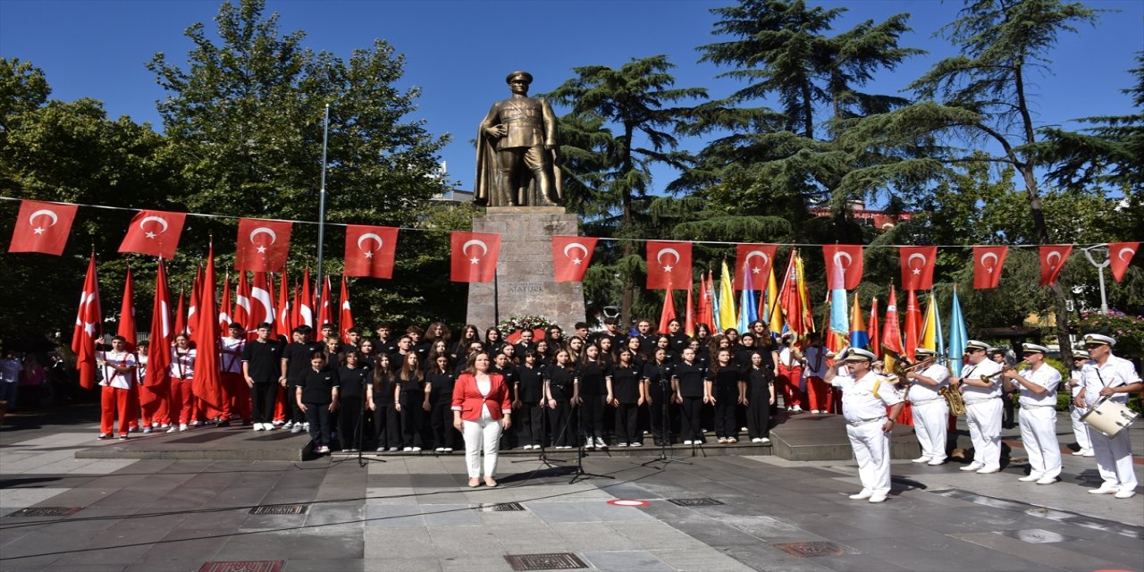 Atatürk’ün Trabzon’a gelişinin 101. yılı törenle kutlandı