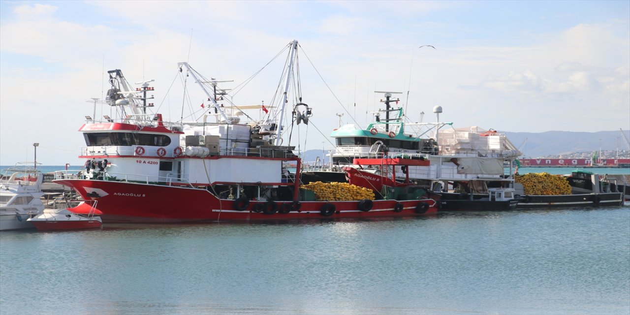 Poyraz Tekirdağ’da deniz ulaşımını aksattı, 8 gemi açıkta bekliyor