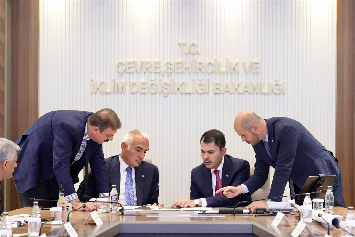 En önemli meselelerden biri tarihi belleği ayağa kaldırmak