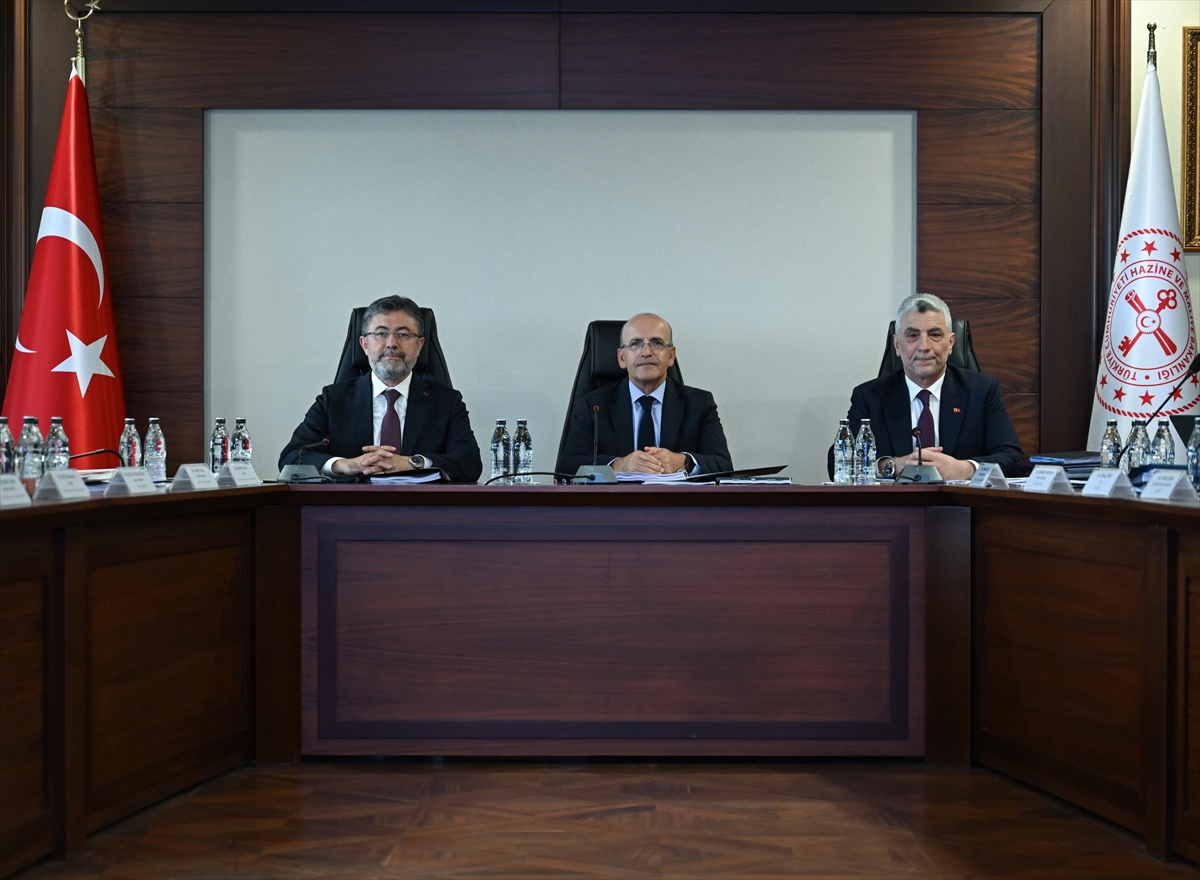 Gıda Komitesi, Hazine ve Maliye Bakanı Mehmet Şimşek'in ev sahipliğinde toplandı