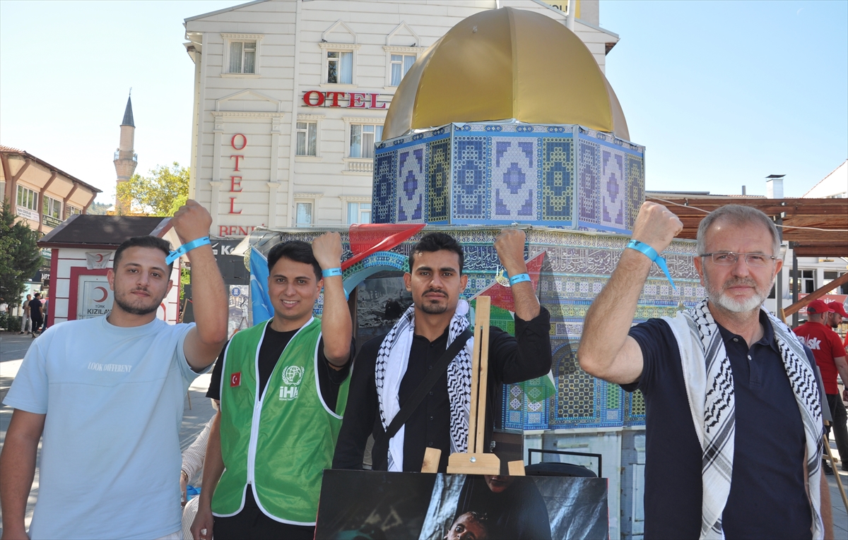 Küresel Sumud Filosu'na "mavi kurdeleli" destek etkinliği yapıldı
