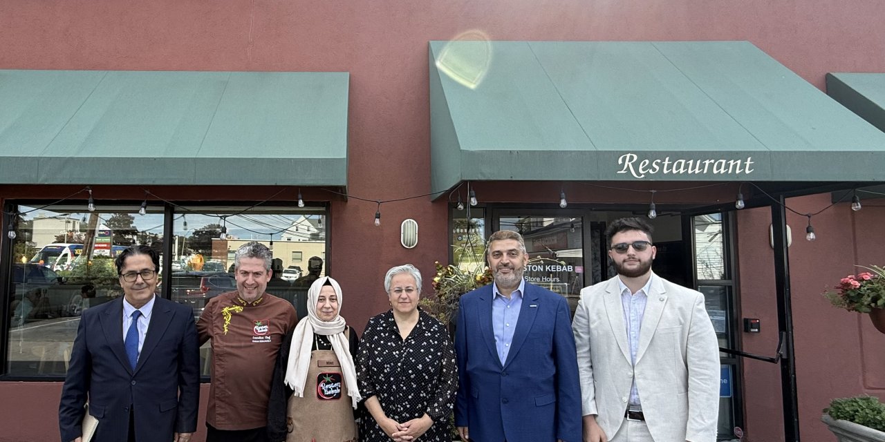 Boston Başkonsolosu Halime Diğdem Buner, Boston Kebab'ı ziyaret etti.