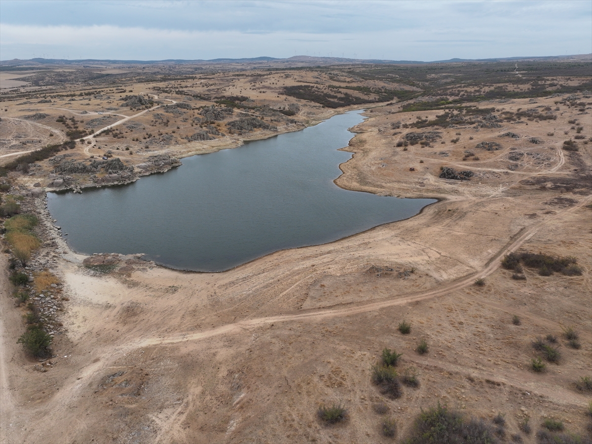 Edirne'deki Lalapaşa ve Büyüköğünlü göletlerinin su seviyesi kuraklık nedeniyle azaldı