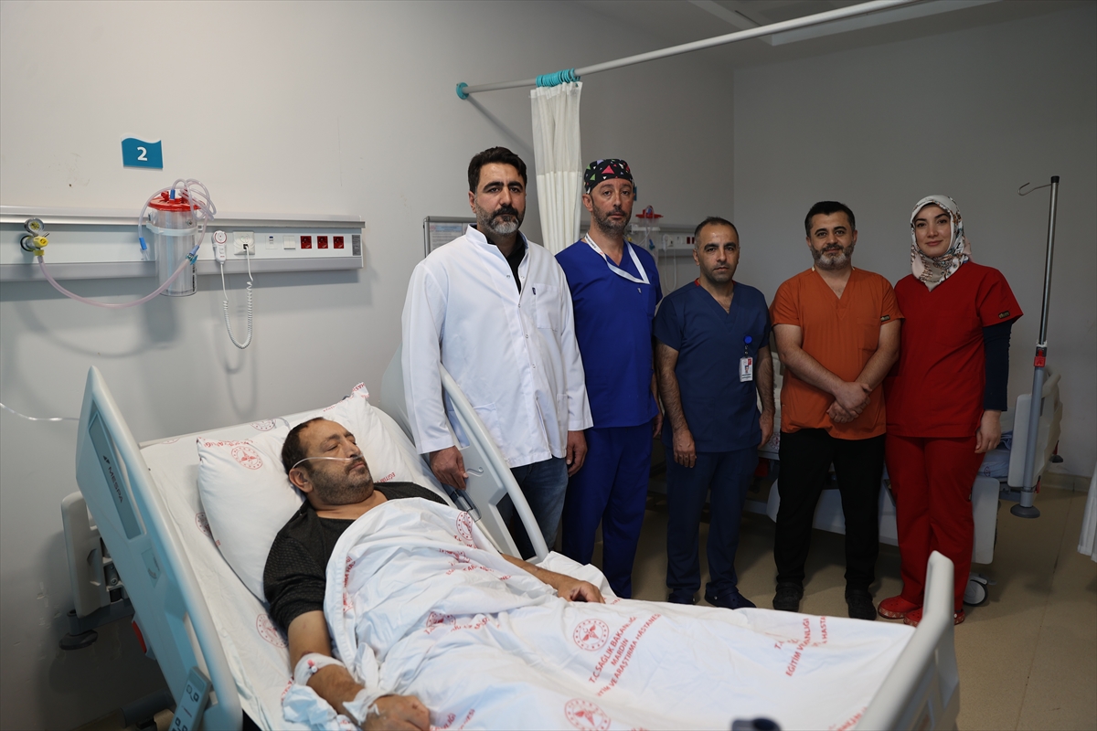 Mardin'de bir hastanın 6 kilogramlık böbreği ameliyatla alındı