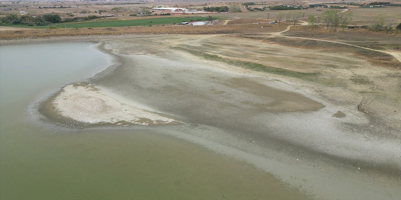 Tekirdağ’daki Bıyıkali Göleti’nde su seviyesi kuraklık nedeniyle yüzde 2’nin altına düştü