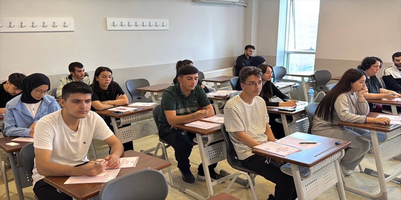 Esenyurt Belediyesi Şehit Erol Olçok Kültür Merkezi’ni geri aldı, YKS ve LGS öğrencilerine ücretsiz kurs başlattı