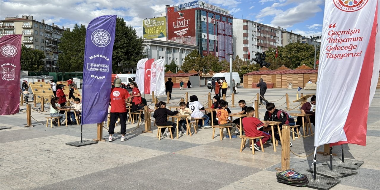 Kırşehir’de Geleneksel Oyunlar Tırı, çocuklara unutulmaz bir gün yaşattı