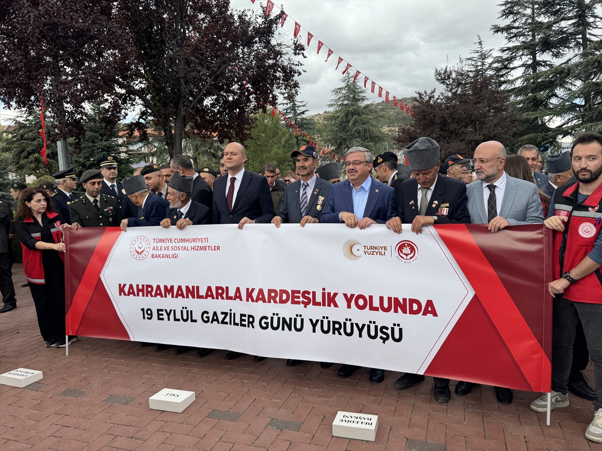 Konya ve çevre illerde 19 Eylül Gaziler Günü nedeniyle tören düzenlendi