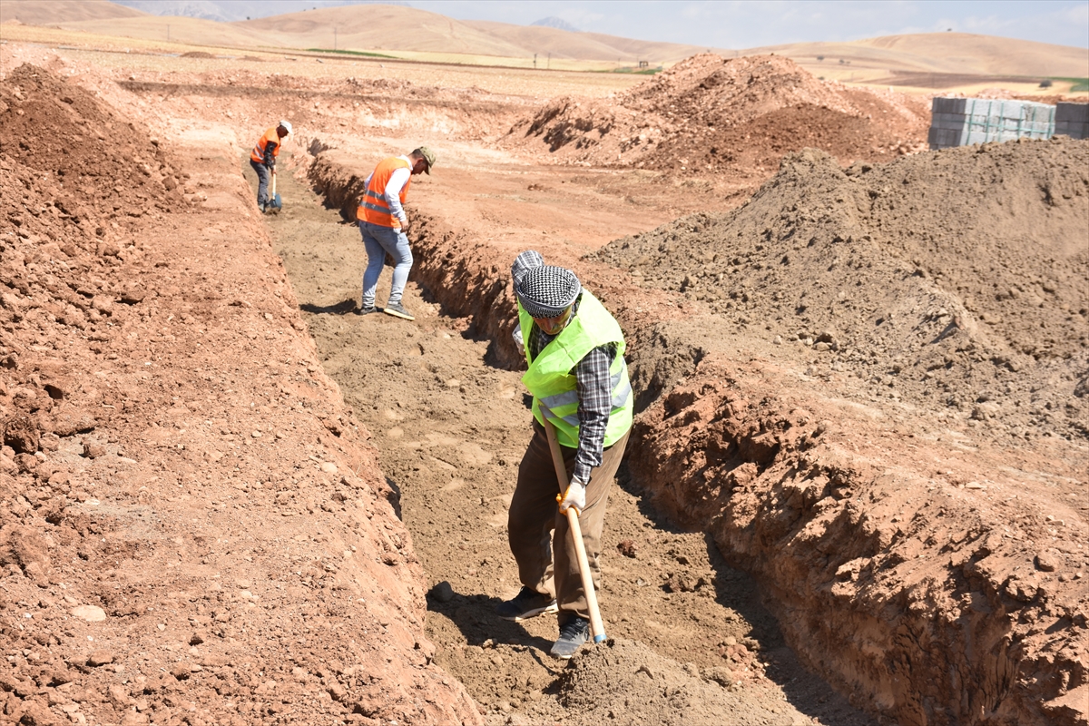 Şırnak'ta 1000 kişinin istihdam edileceği sera organize tarım bölgesi için altyapı çalışmaları başladı