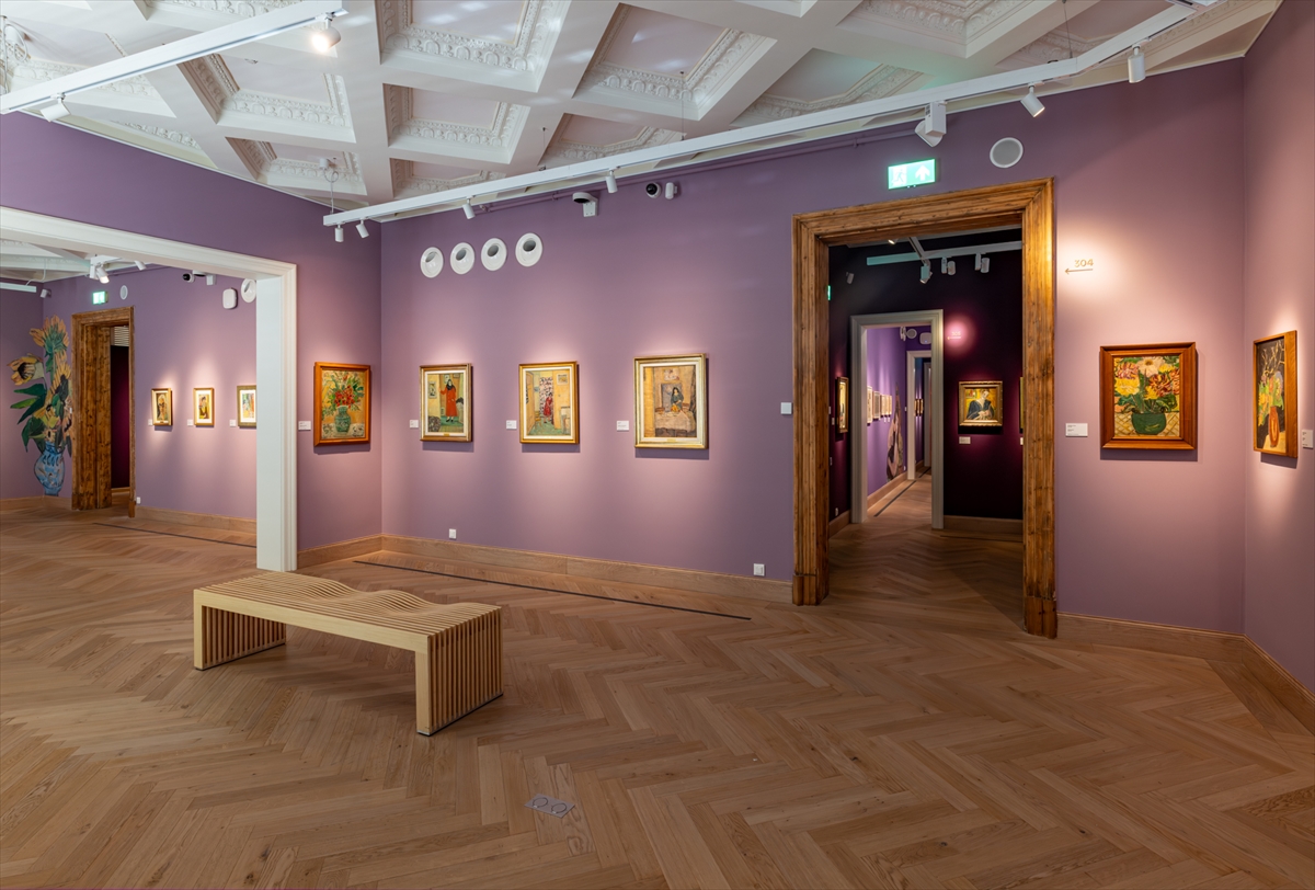 Türkiye İş Bankası Resim Heykel Müzesi'nin yeni sergisi "Yan Yana" yarın açılıyor