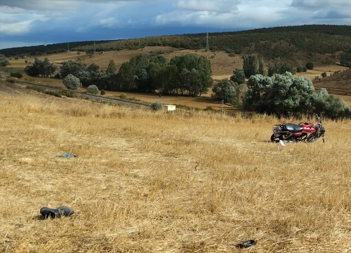 Tokat'ta tarlaya devrilen motosikletin sürücüsü öldü