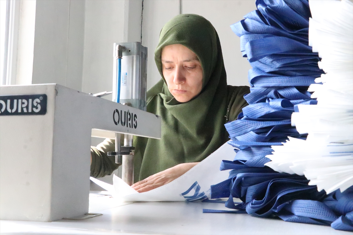 Kadın girişimci ürettiği bez çantaları Avrupa ve Orta Doğu'ya ihraç ediyor