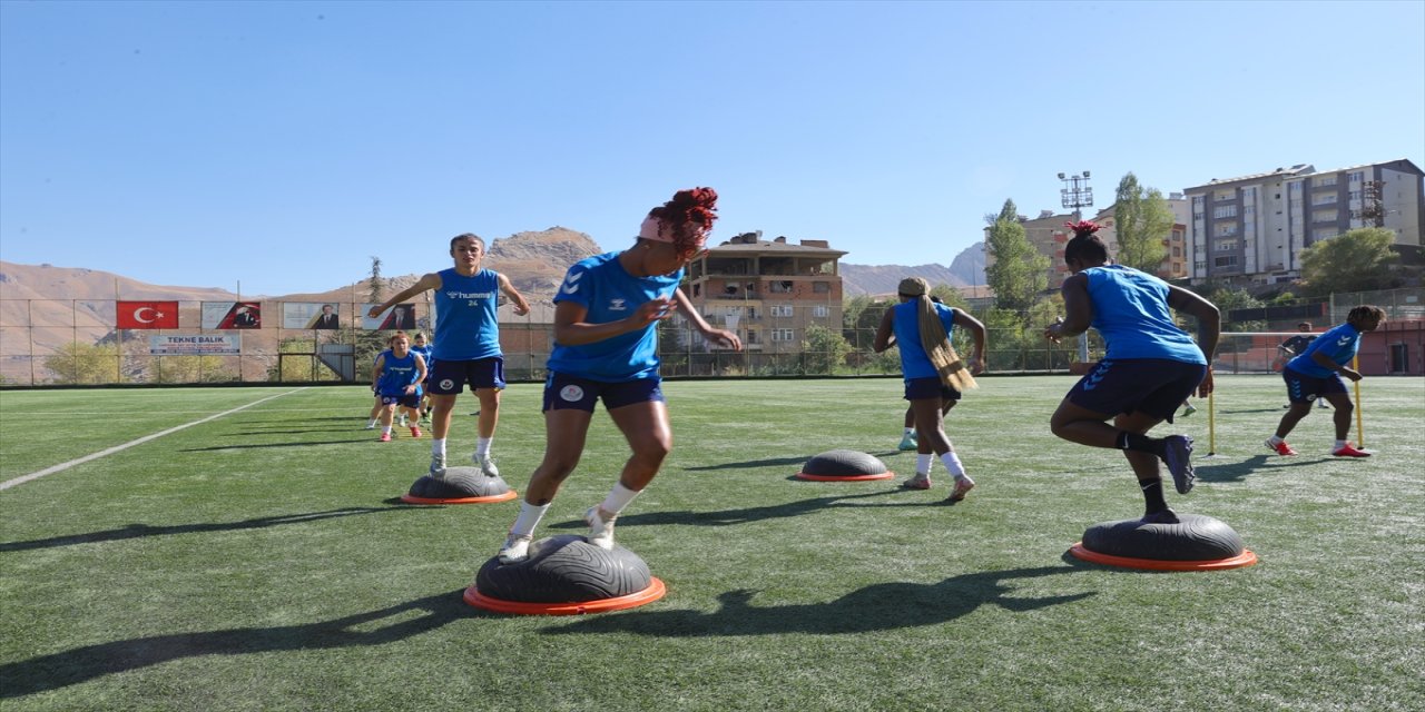 Hakkari’den iki kadın futbol takımı Süper Lig’de! Hakkarigücü ve Yüksekovaspor bu sezon ligde boy gösterecek