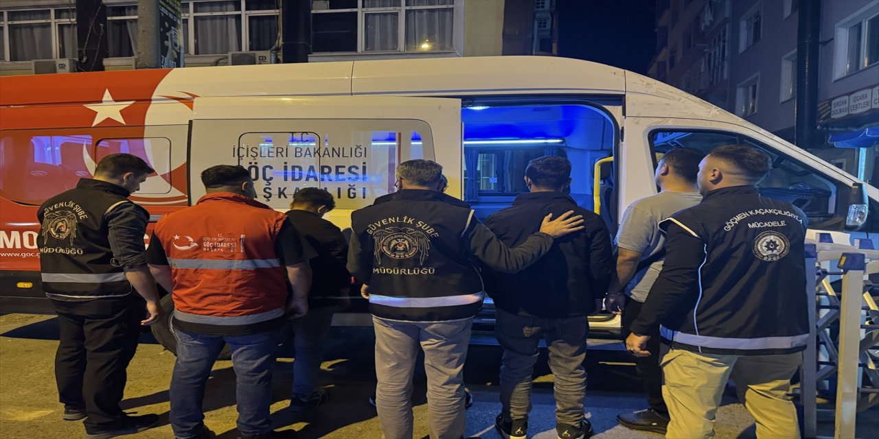 Edirne ve Kırklareli’nde 19 düzensiz göçmen yakalandı, işlemlerinin ardından ilgili kurumlara teslim edildi