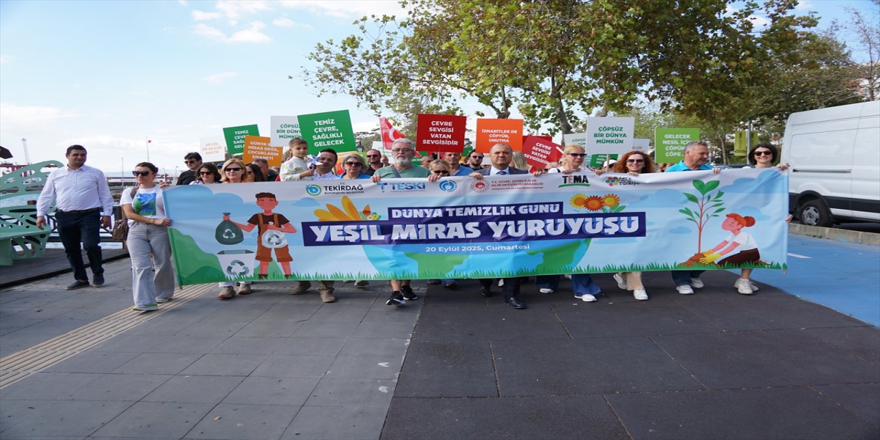 Tekirdağ’da Dünya Temizlik Günü kapsamında düzenlenen “Yeşil Miras Yürüyüşü” ile öğrenciler çevre temizliği yaptı.