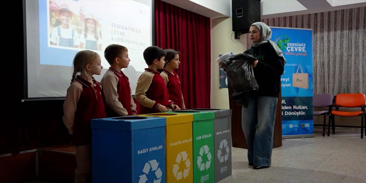 Bakan Kurum: "Dersimiz Çevre, Birlikte Geleceğe" projesi ile 306 bin öğrenciye çevre farkındalığı eğitimi verildi.
