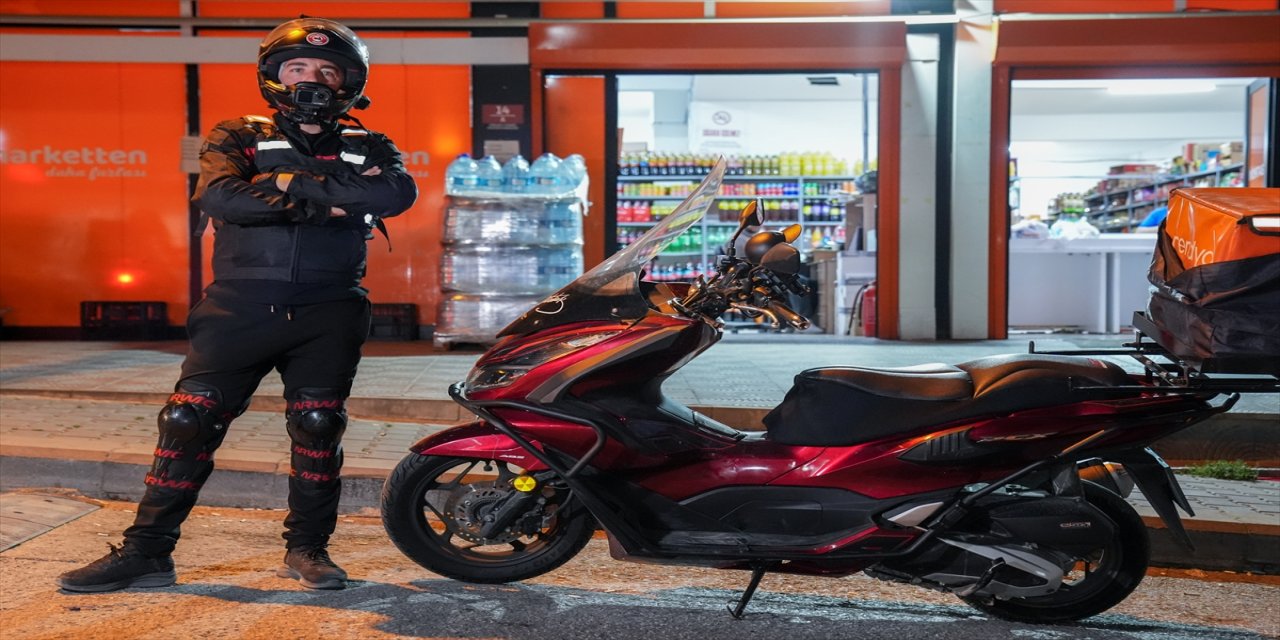 Motokurye Hasan Hüseyin Aksoy: Trafikte görünmüyoruz, arabalar bizi sıkıştırıyor ve fark etmiyor.