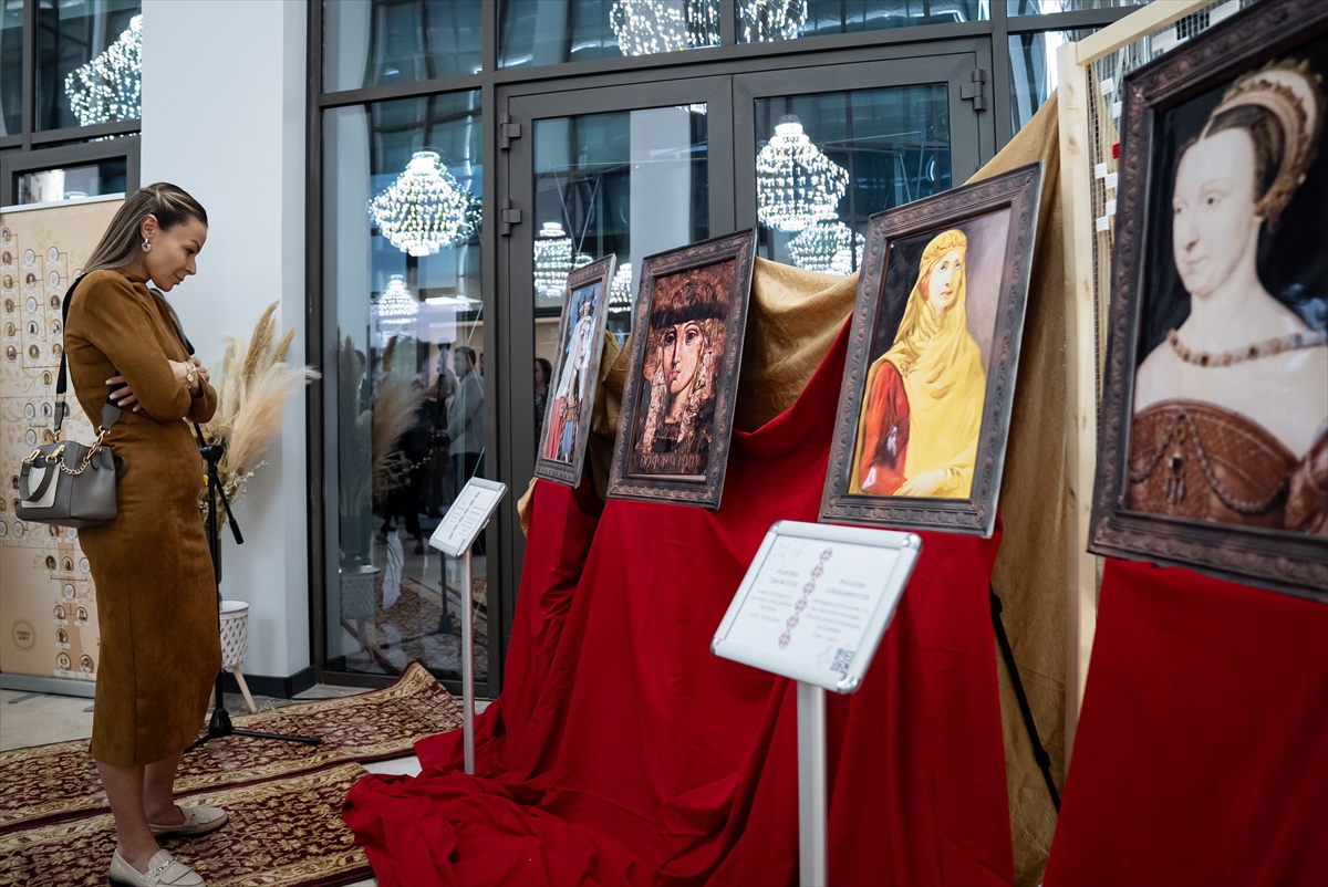 Ukrayna'nın Ankara Büyükelçiliği'nde "Ukraynalı Kraliçeler ve Prensesler" sergisi açıldı