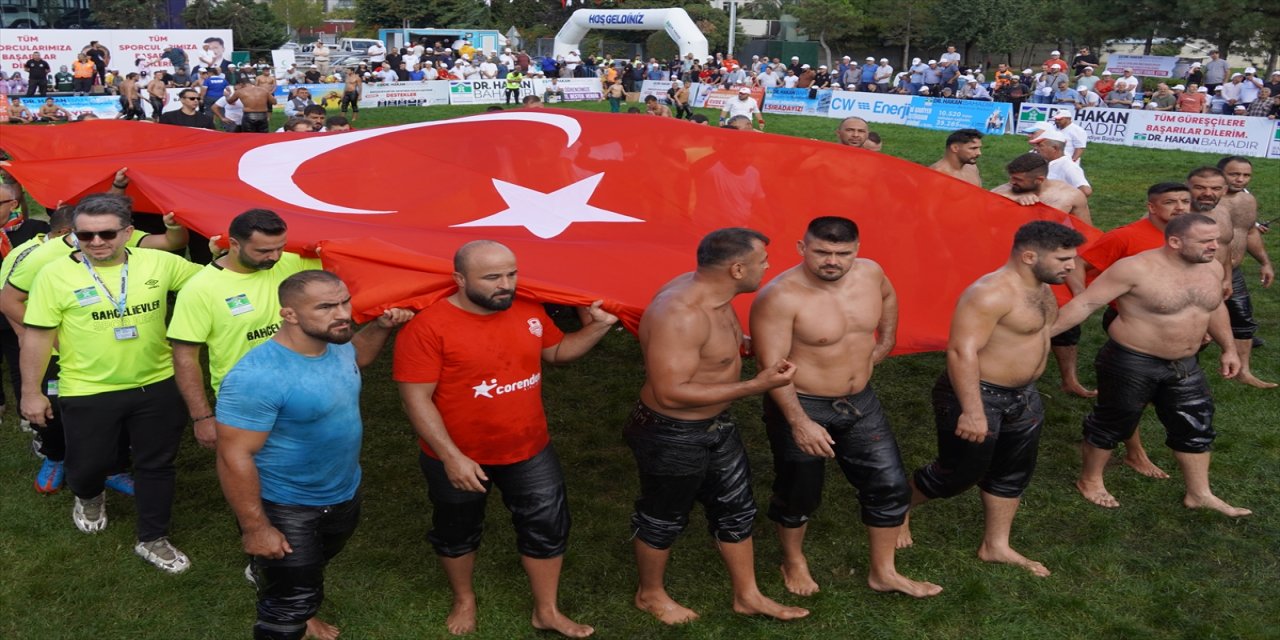 Bahçelievler’de 20. Kocasinan Yağlı Güreşleri’nde şampiyon Recep Kara oldu