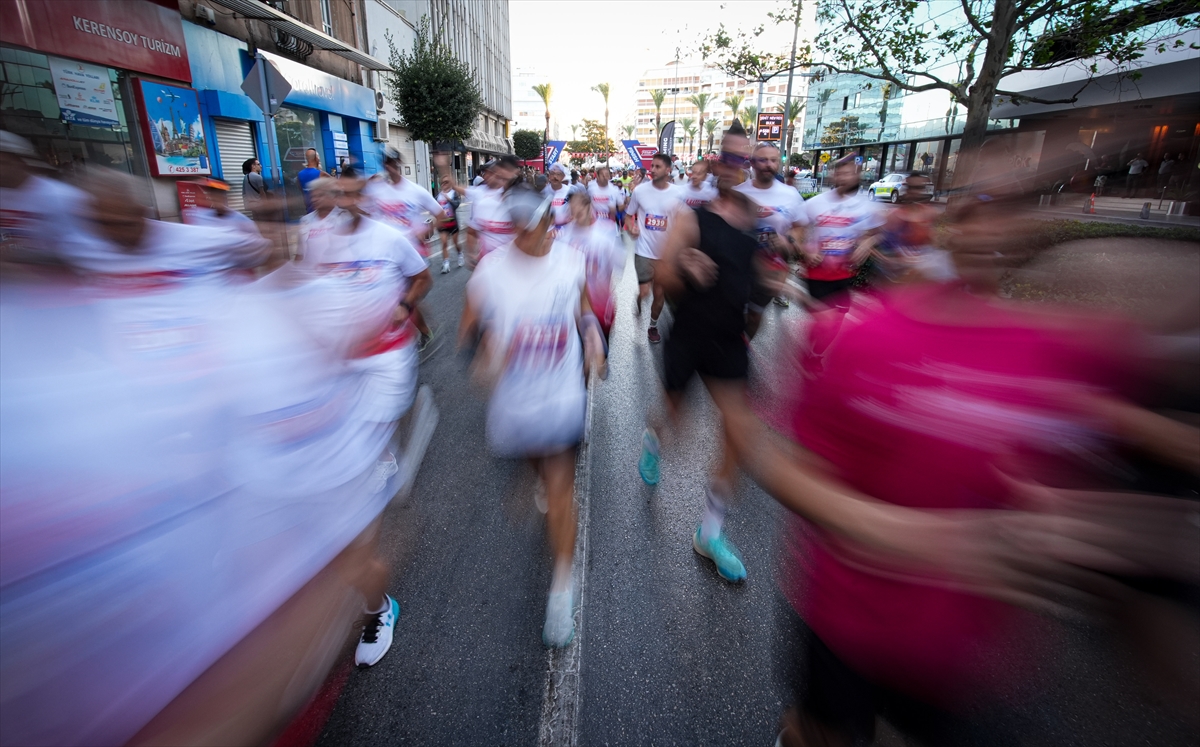 13. Uluslararası 9 Eylül İzmir Yarı Maratonu yapıldı
