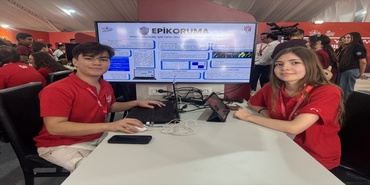 Lise öğrencileri epilepsi hastaları için yapay zeka tabanlı güvenli video filtreleme projesini TEKNOFEST’te sundu