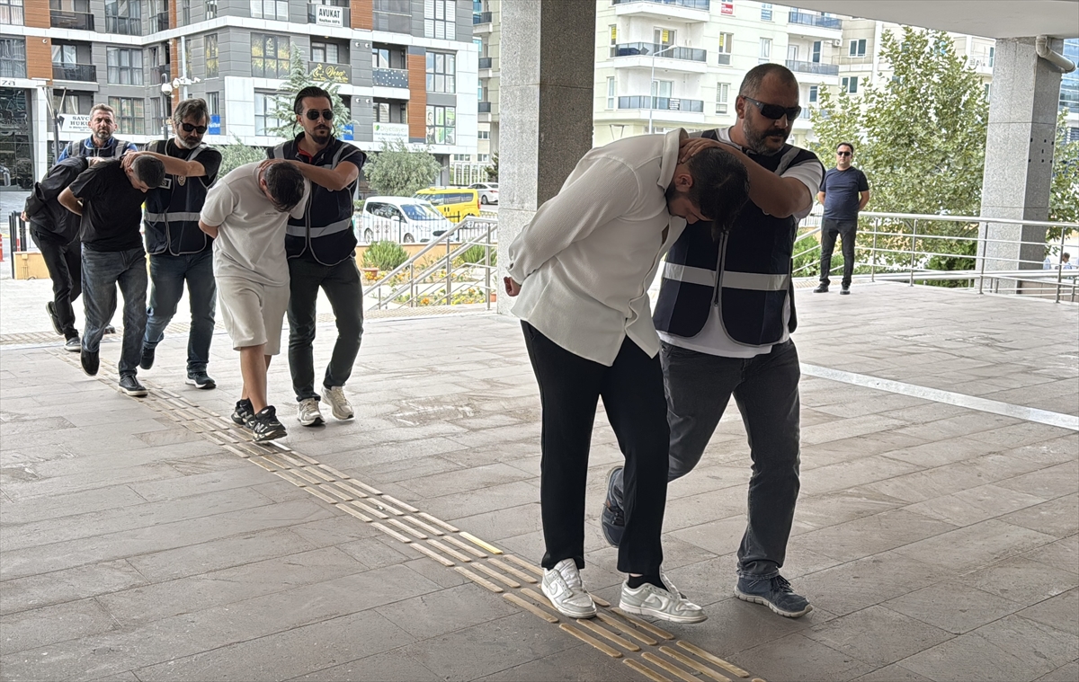 Edirne'de şehit ailesini dolandıran 10 zanlı tutuklandı