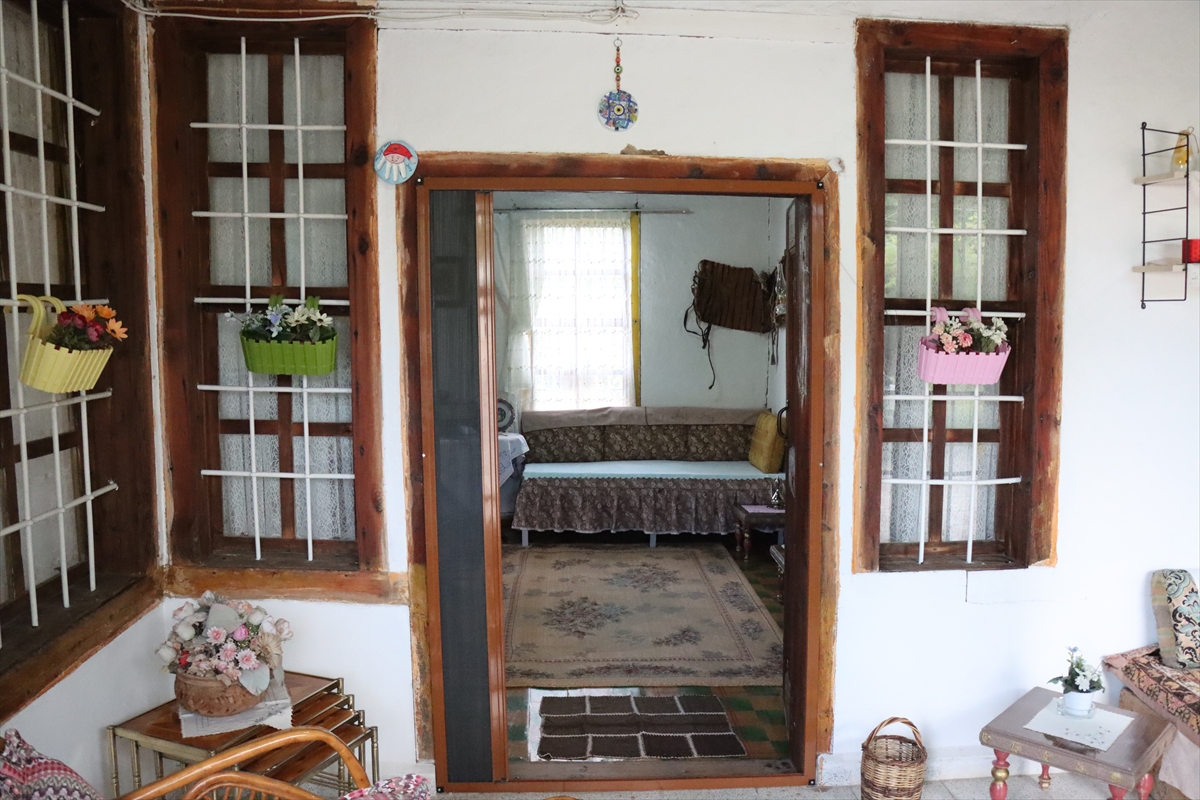 Erzincan'da geleneksel köy evi ve eşyaları, üç kuşaktır özenle korunuyor