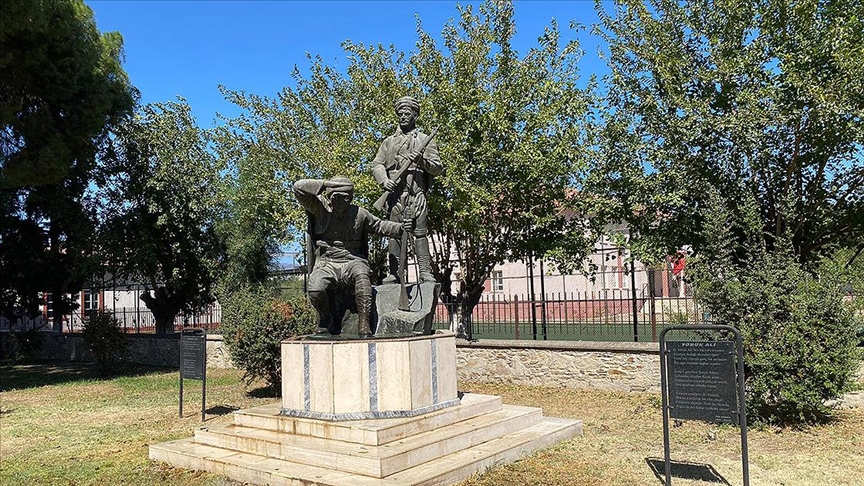 Kurtuluş Savaşı'nın sembol isimlerinden Yörük Ali Efe, vefatının 74. yılında anılıyor