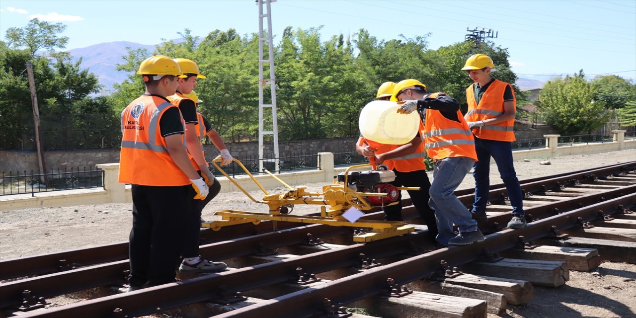 Erzincan Tren Garı’ndaki simülasyon alanı, lise öğrencilerini raylı sistemlerde iş hayatına hazırlıyor
