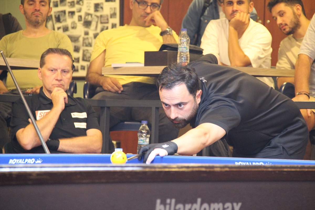 Bilardomax Handikaplı Üç Bant Bilardo Turnuvası'nı Berkay Karakurt kazandı