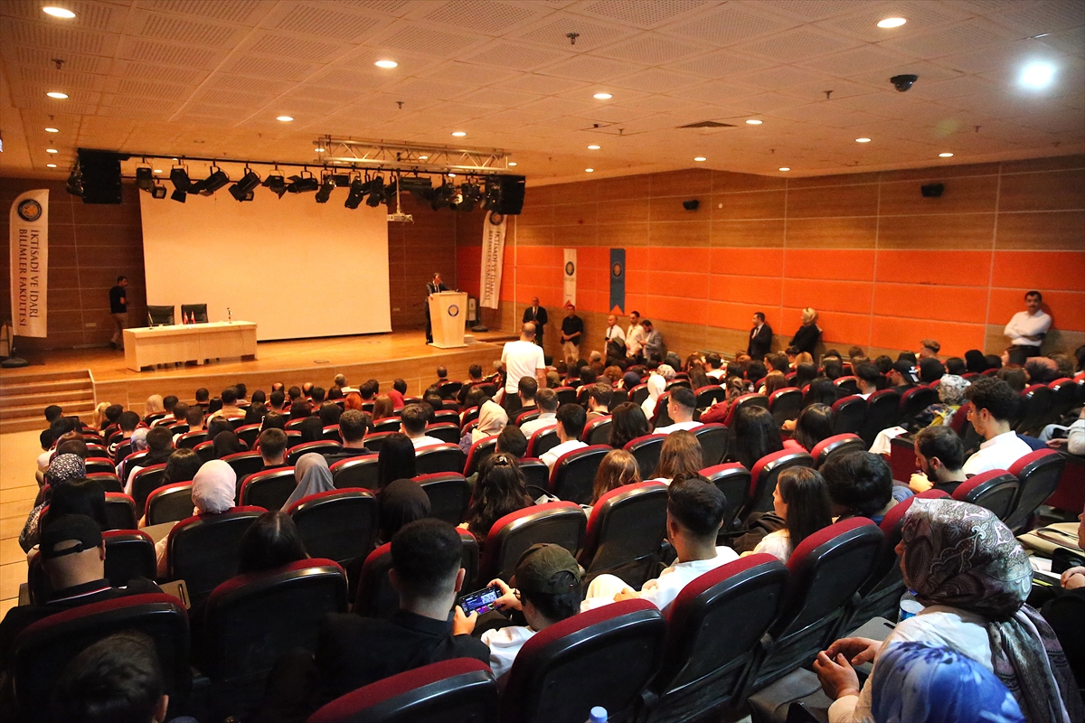 Dicle Üniversitesi'nde yeni akademik yılda ilk dersinin konusu "Gazze" oldu