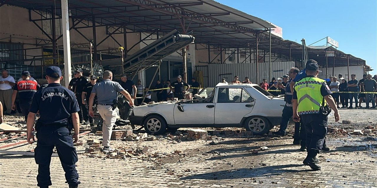 Antalya Demre’de hal deposunda patlama: 1 ölü, 3 yaralı