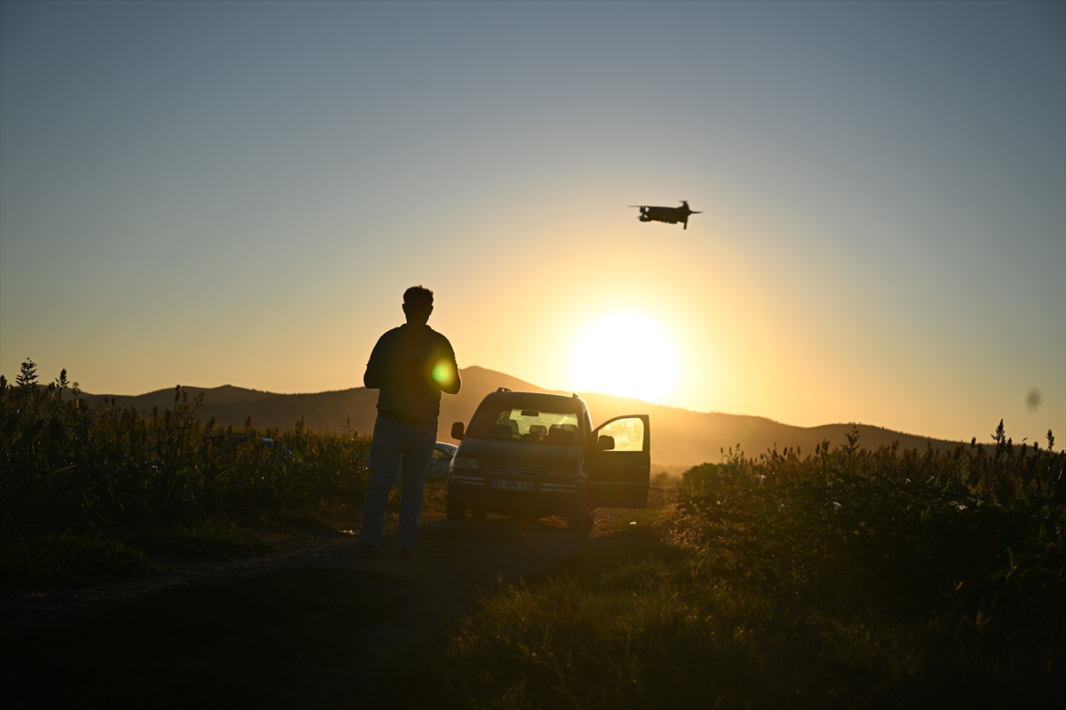 Kahramanmaraş'ta çiftçiler "akdarı"yı kuşlardan dronla koruyor