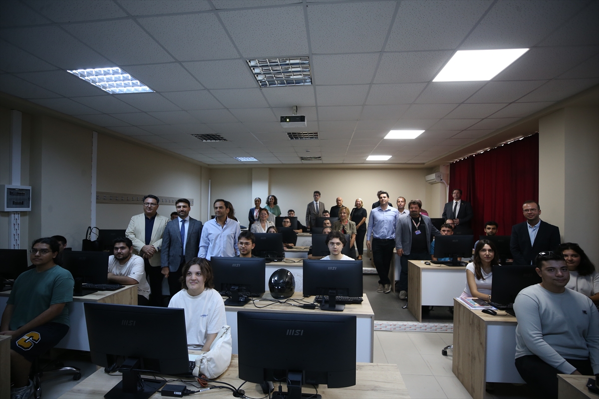 Çanakkale'de üniversite sanayi iş birliğiyle Otonom Sistemler Teknikerliği Programı açıldı