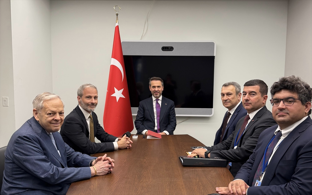 Enerji Bakanı Bayraktar, New York'ta enerji ve finans sektörünün temsilcileriyle görüştü