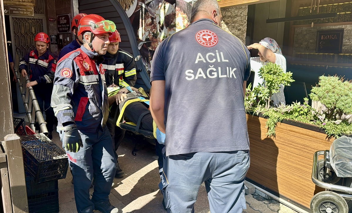 Trabzon'da asansör boşluğuna düşen işçi yaralandı