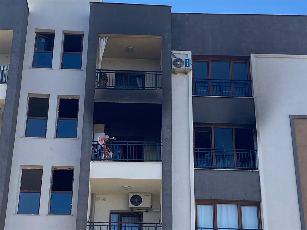 Diyarbakır'da evde çıkan yangında 4 kişi dumandan etkilendi